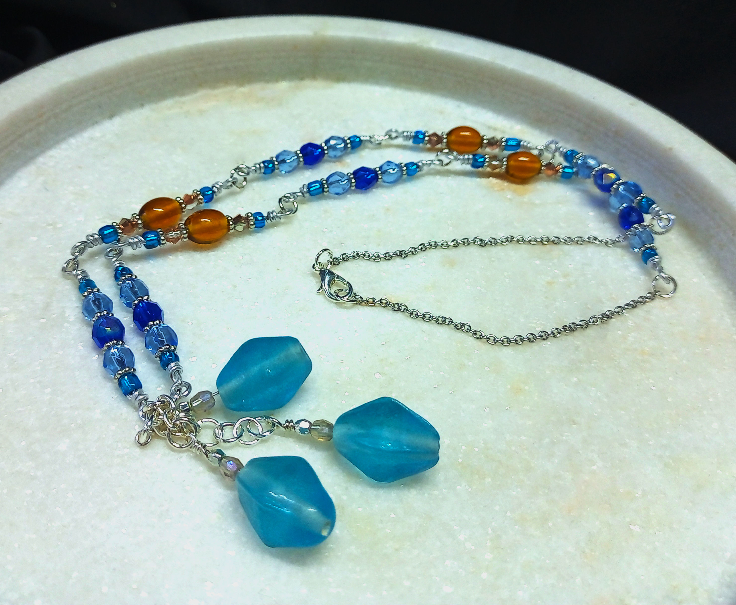 Hand Crafted silver toned wire & chain necklace