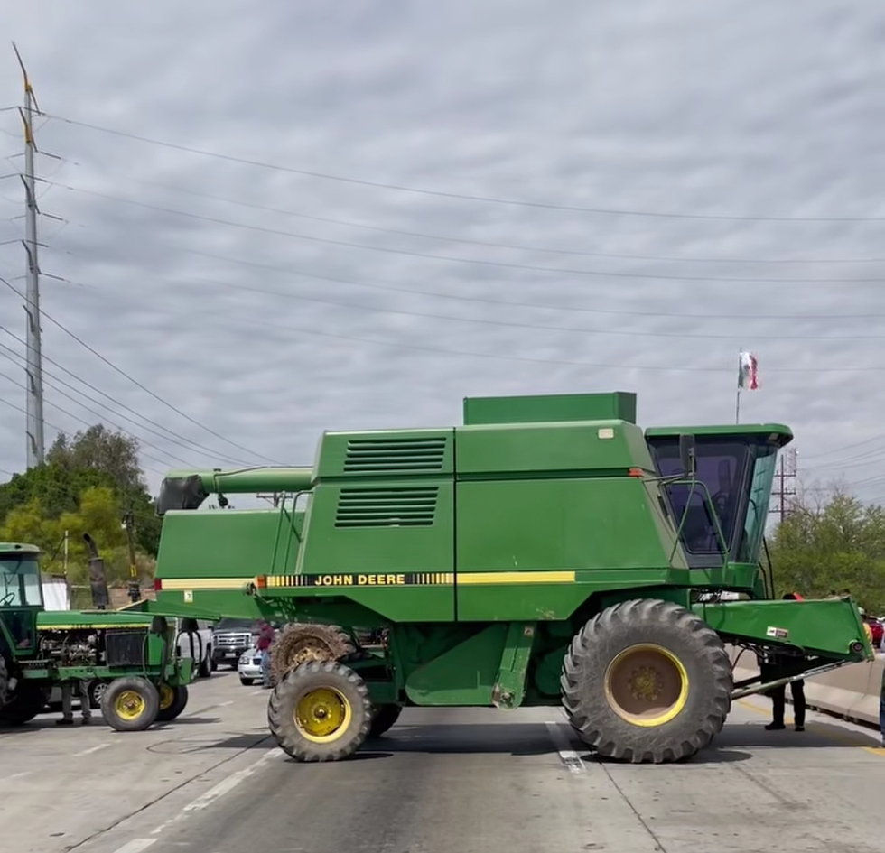 Productores del Valle de MXL se suman a paro nacional con bloqueo a SLRC 