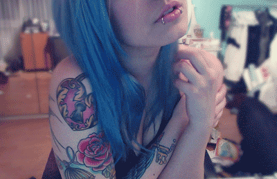 dia 17 int del tatuaje.gif