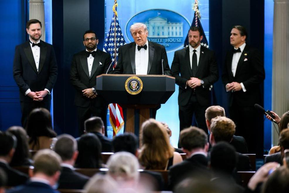 Sheinbaum condena ataque en cena de la Casa Blanca; Trump admite sentirse 'honrado' por el atentado