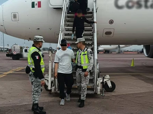 FGR imputa 5 delitos a hombre que intentó secuestrar vuelo de Volaris