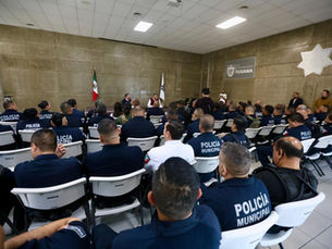 Reciben 1,823 policías municipales bono anual como reconocimiento a su labor