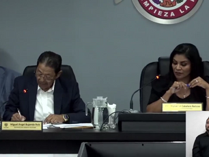 Sesiona Cabildo de nuevo; rechazan descuentos en Predial y nombran secretario a Refugio Cañada