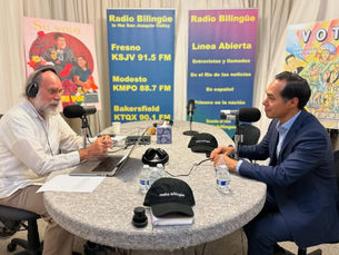 Micrófonos contra el terror: Radio Bilingüe ejemplo de que informar es un acto de valentía