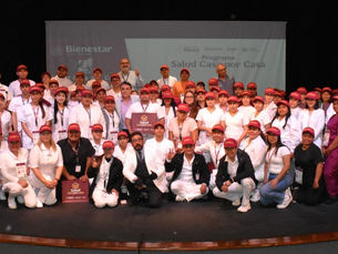 Personal médico y de enfermería recibe equipo para programa 'Salud casa por casa'