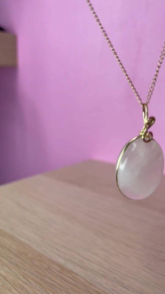 Miniature : Collier Quartz rose, or rose