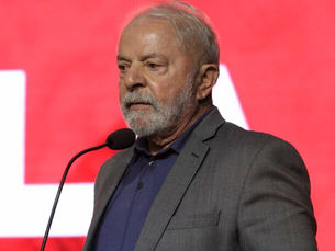 Lula veta R$ 4 bilhões para pesquisa e novos cargos em universidades