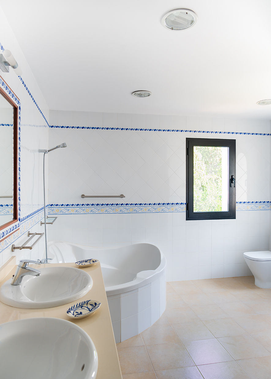 private villa zur ferienvermietung am strand playa zahara de los atunes für 12 personen mit privatem pool und garten große villa