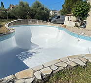 Piscine rénovée avec peinture Aubagne