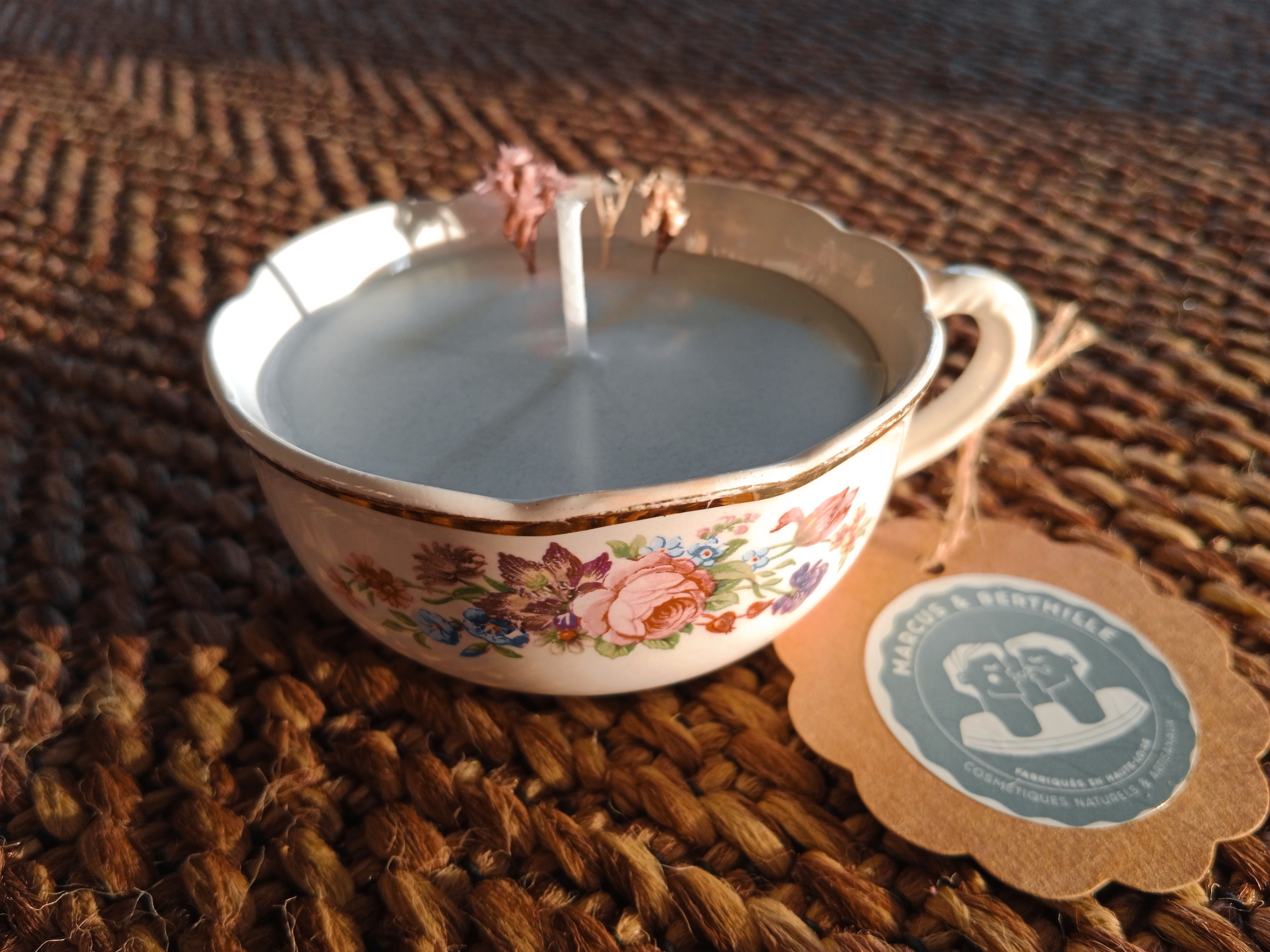 Bougies 100% cire de soja et fleurs séchées dans tasses chinées