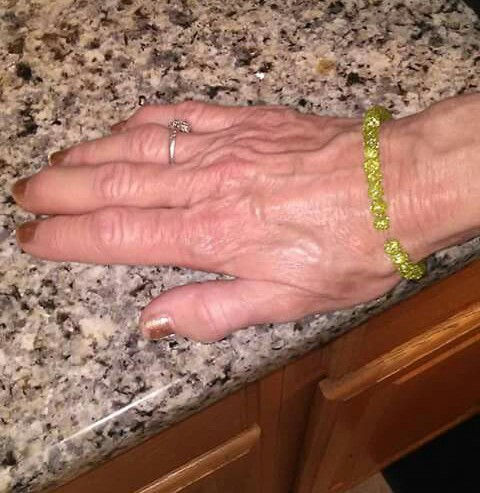 8 INCH LIME GREEN BRACELET