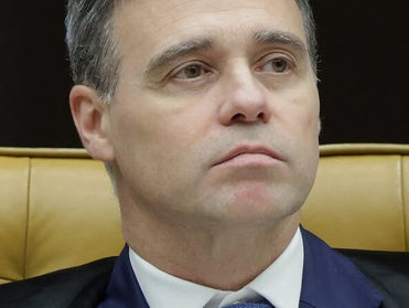 Avião em que estava André Mendonça é impedido de voar por problemas técnicos: Conspiração.