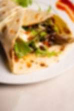 Wrap di salsiccia e peperoni