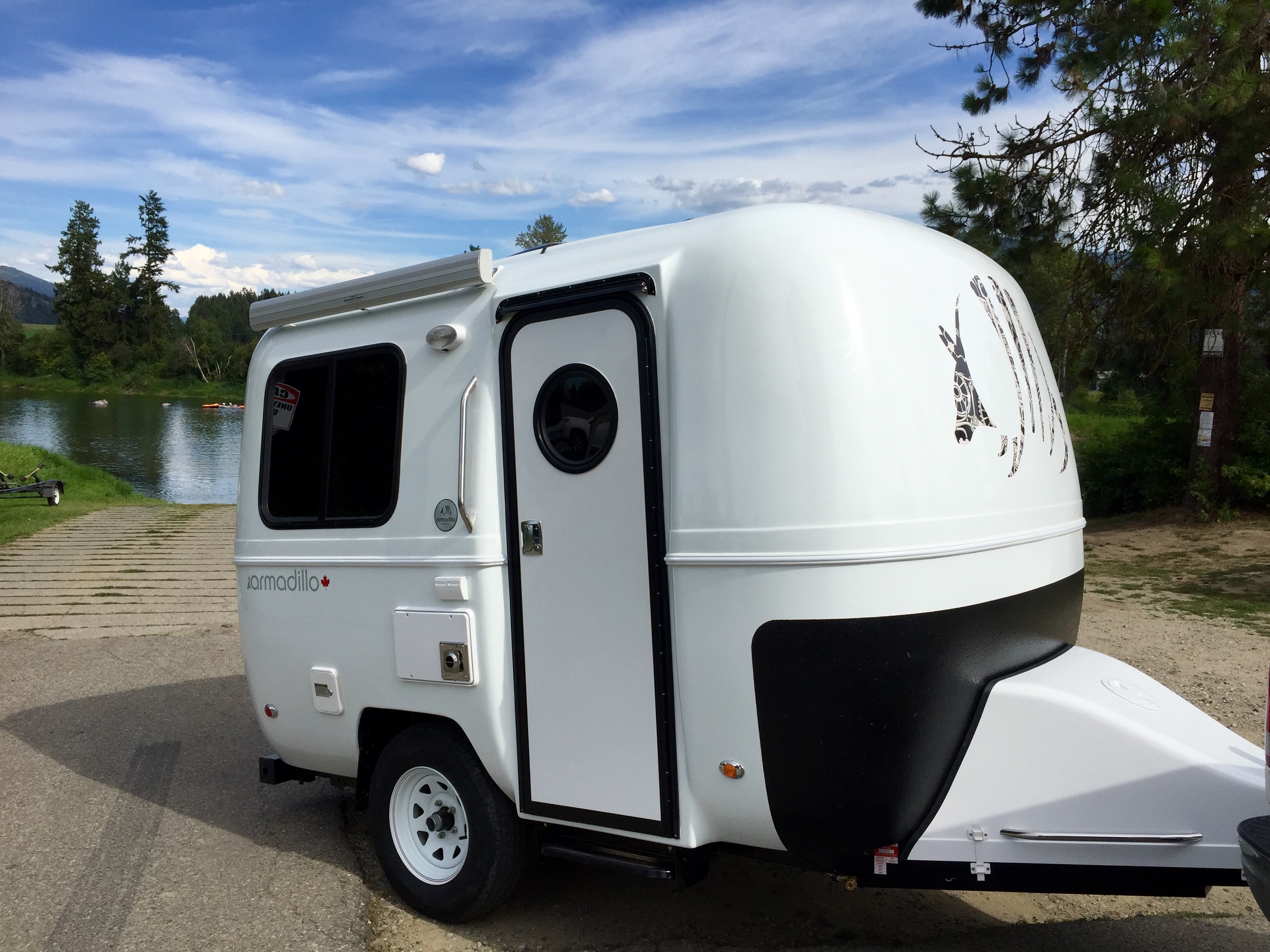 armadillo travel trailer