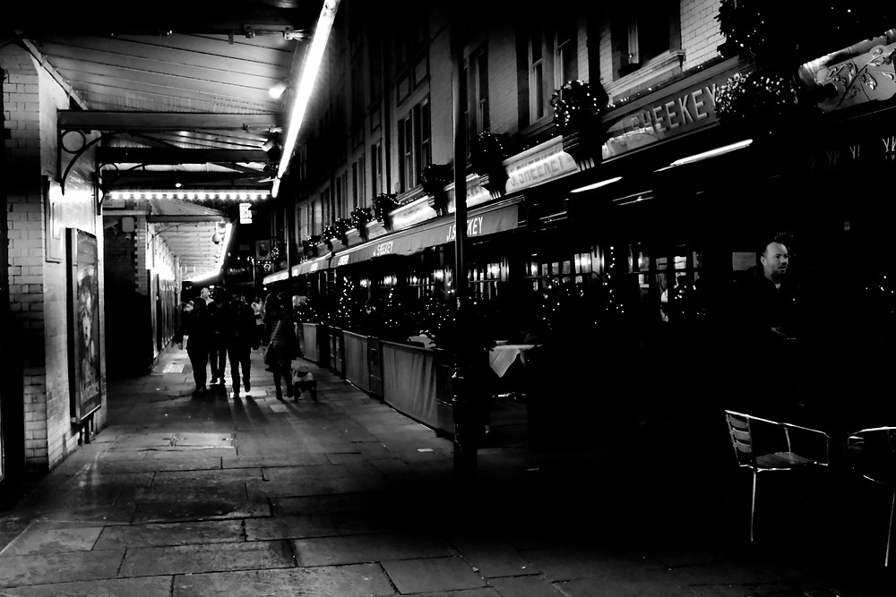 Eyes2Me Photography -wedding documentary photographer - Street image taken in London
