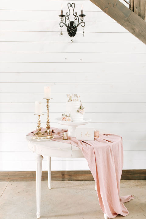 mockweddingfinalslaurenelizabethnashvilleweddingphotographerbarnatfiddledeefarms-359 - Lar