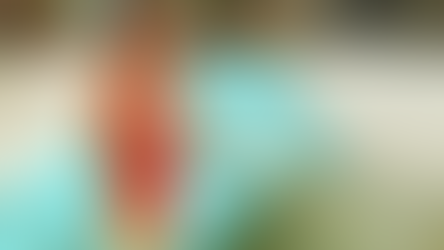 Texturas e Tons Pastel: A Nova Cara da Moda Praia 2025!