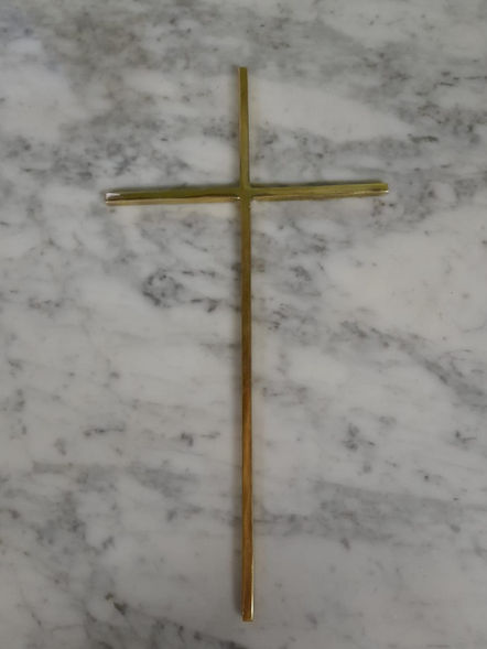 Cruz metálica bronce natural para cementerio