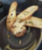 steak tartare with three toast points