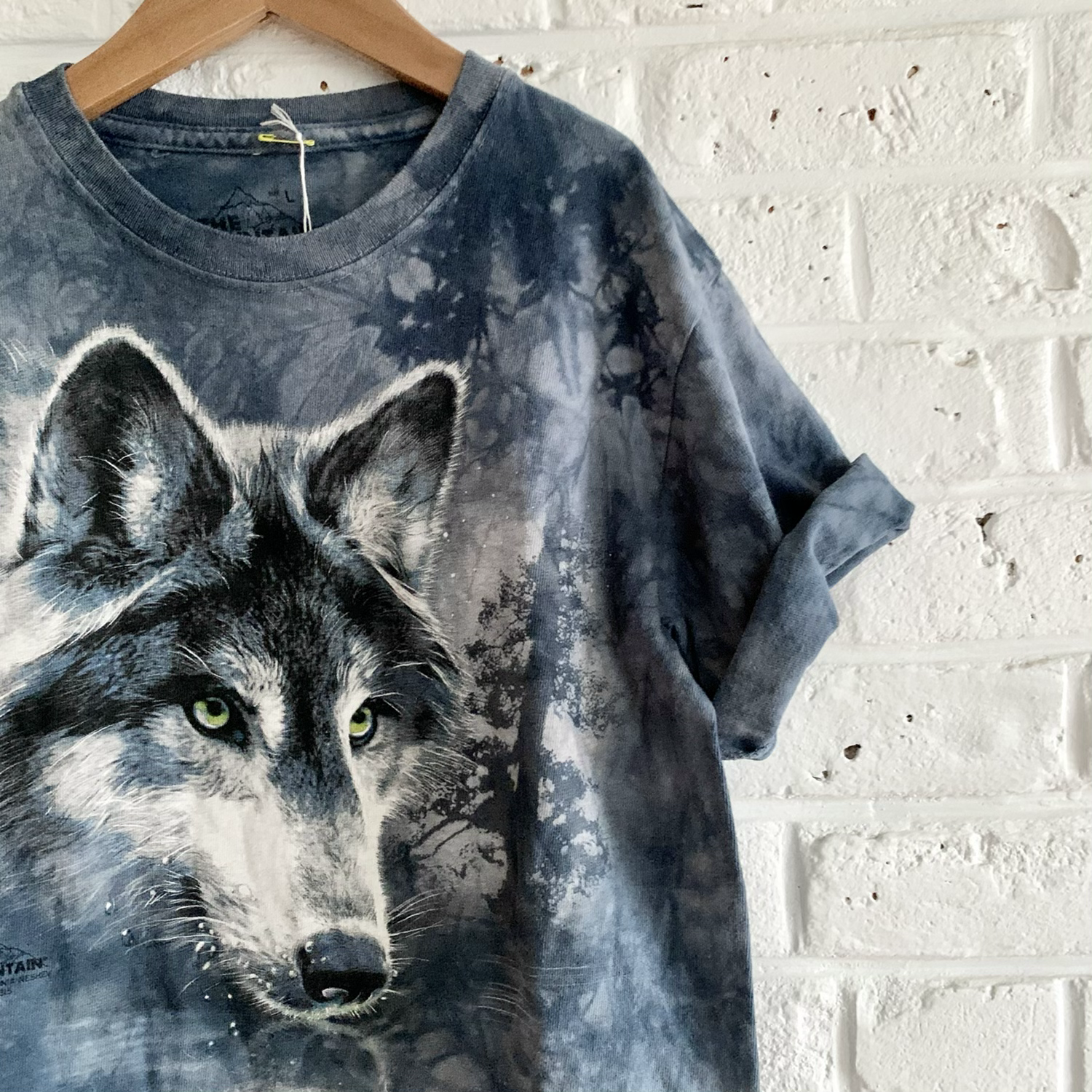 The Mountain "Wolf" Tee