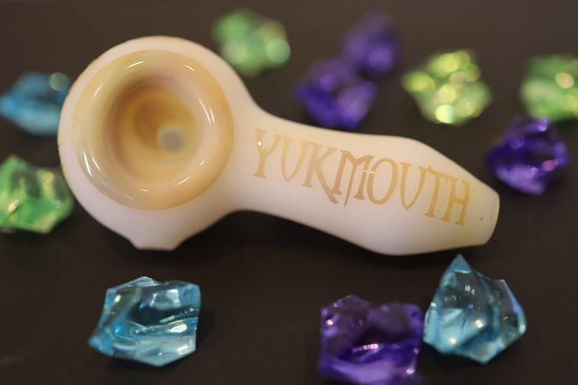 Yukmouth Pipe: Cream/ Peanut Butter Colored