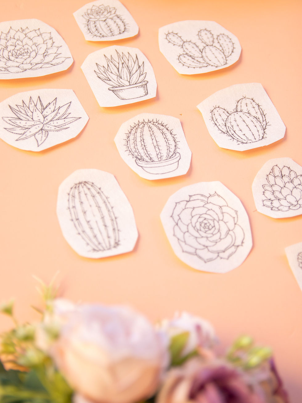 תמונה ממוזערת: מדבקות רקמה, נגיעות רקמה, רקמה על בגדים, רקמה על חולצה, ערכת רקמה, רקמה עבודת יד, יצירה, רקמה מיוחדת,  רקמה למתחילות, נייר נמ