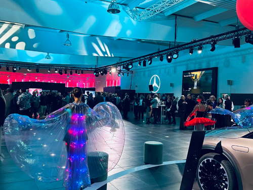 LED-BALLERINA buchen: Unserer Auftritt bei der Mercedes Benz Präsentation in Luxemburg