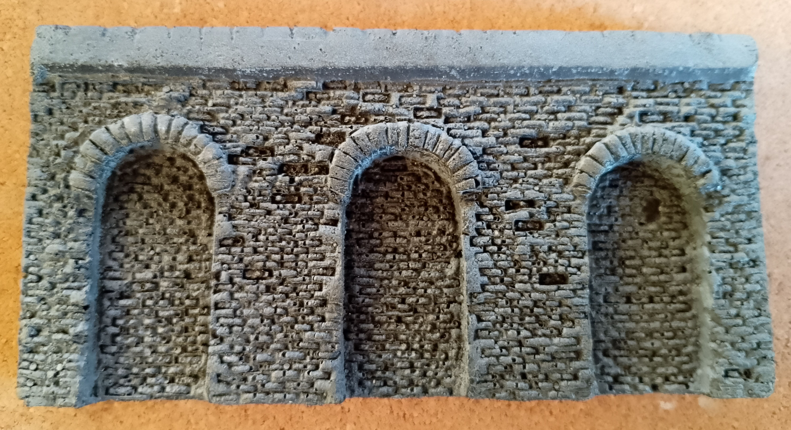 Stone bridge half-form - 11.5cm L x 6cm high. Foam material