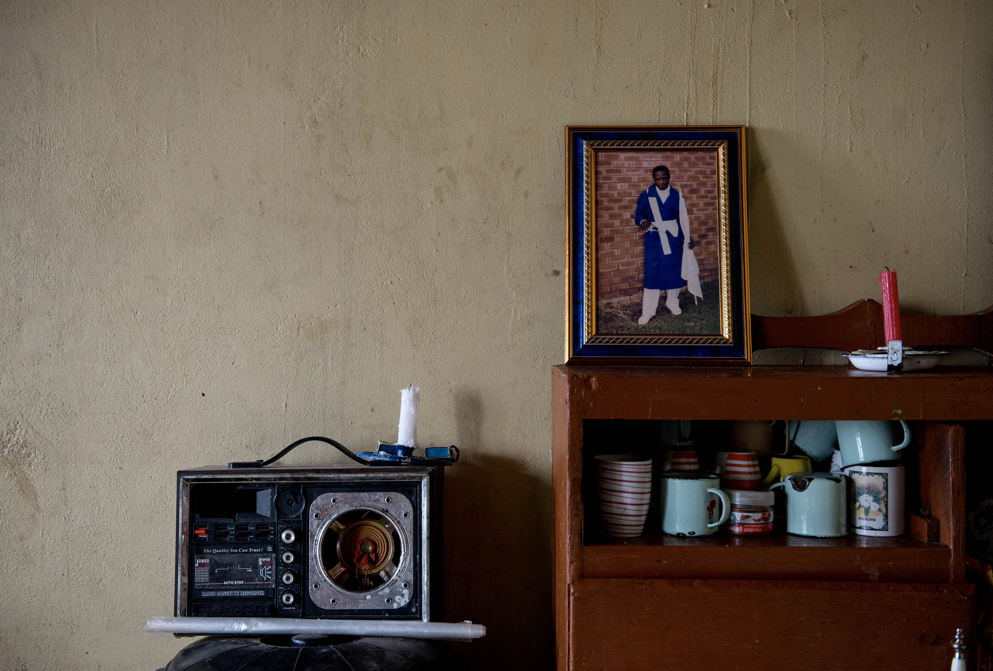 07GADLELA PORTRAIT CROCKERY copy.jpg