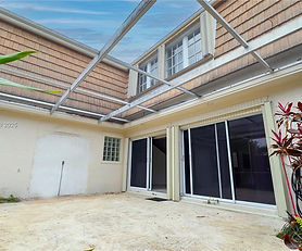 Townhouse in need of update