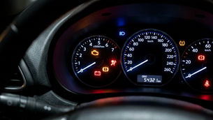 Read your car’s warning lights on a Long Highway Drive