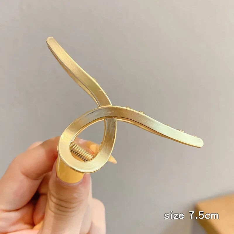 Thumbnail: Korean Metal Pearl Hair Claw