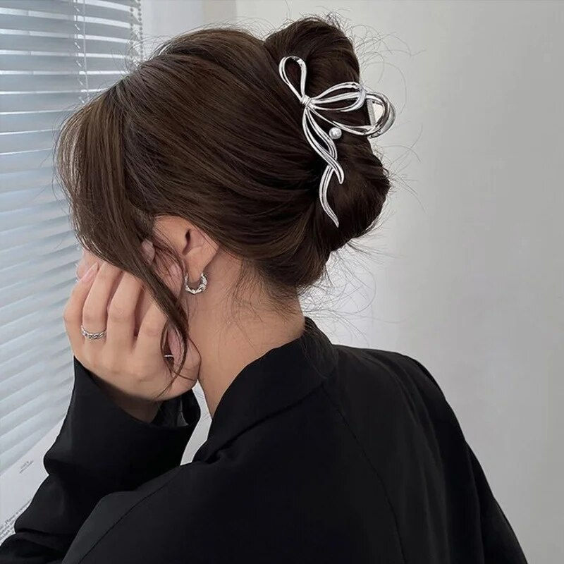 Thumbnail: Metal Crystal Tassel Hair Claw 