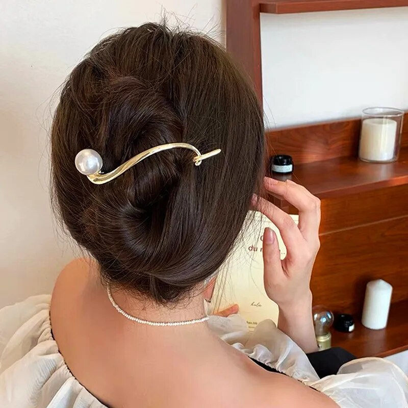 Thumbnail: Korean Metal Butterfly Pearl Hair Clips 