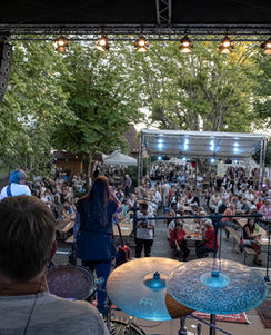 WOW - der Blick als Musiker - schöner kann es nicht sein! Volles Haus!