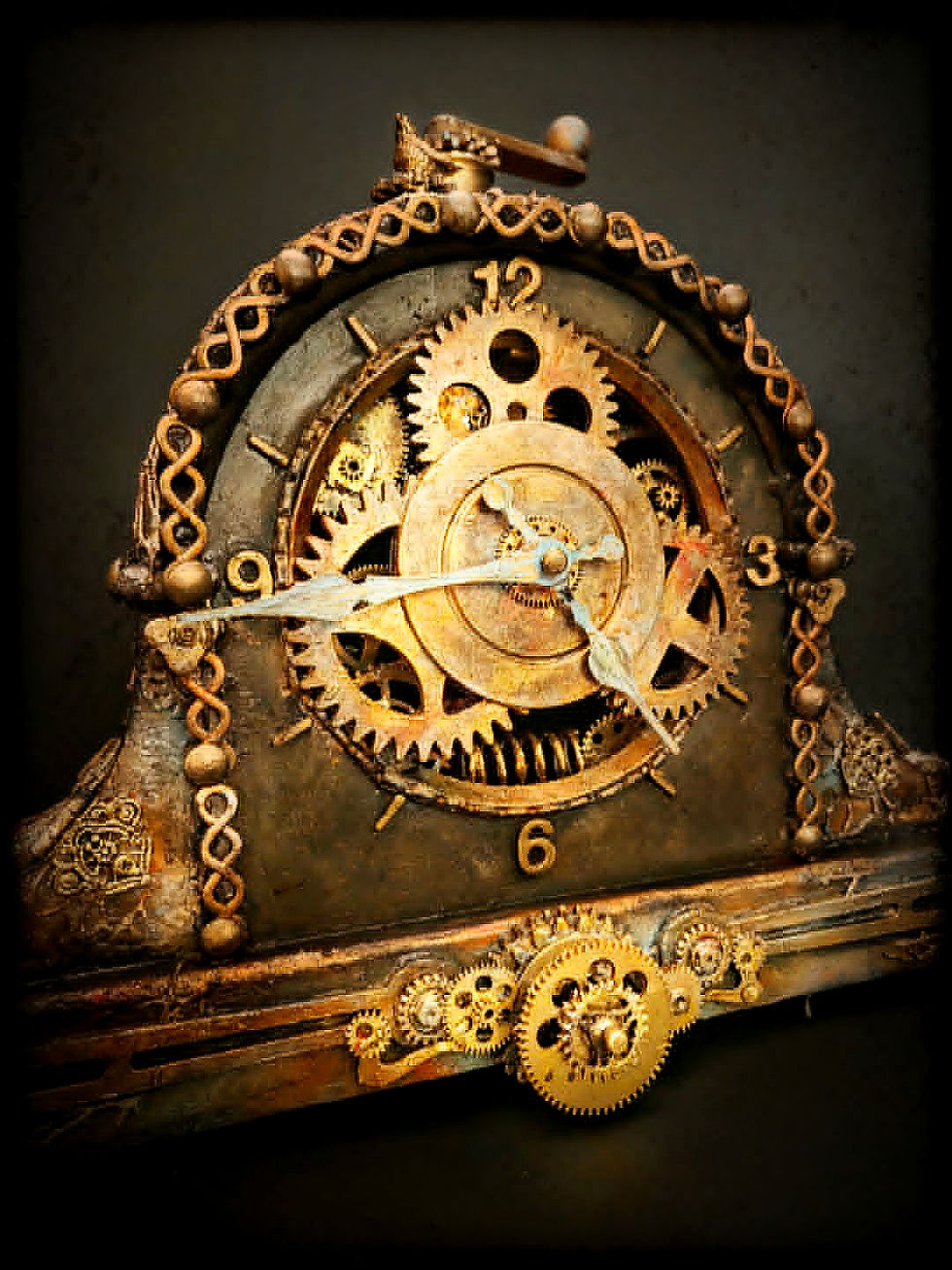 Miniatura: "The Montgomery Tickinbright Mantel Clock"