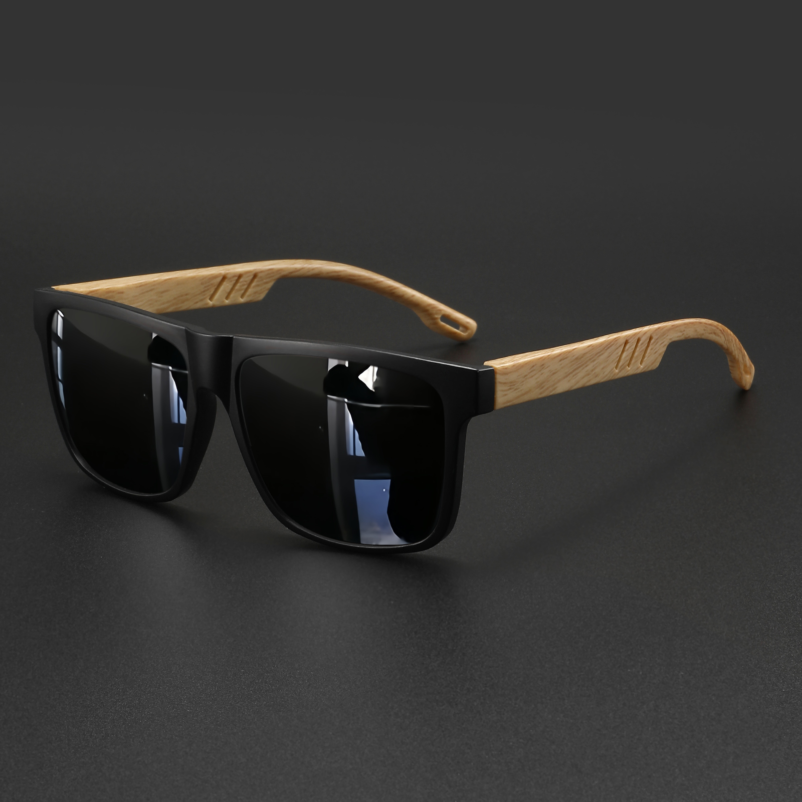 Óculos de Sol Quadrado com Detalhe Amadeirado – Elegância e Conforto