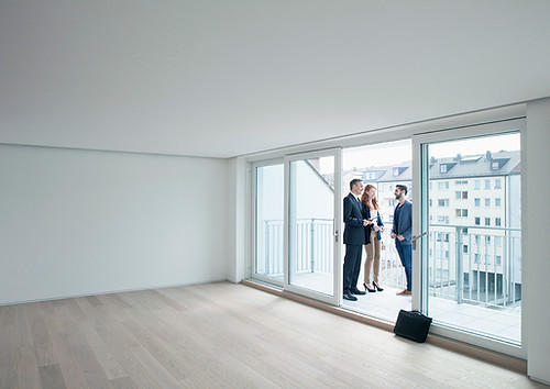 Couple Purchasing Short Term Rental Insurance