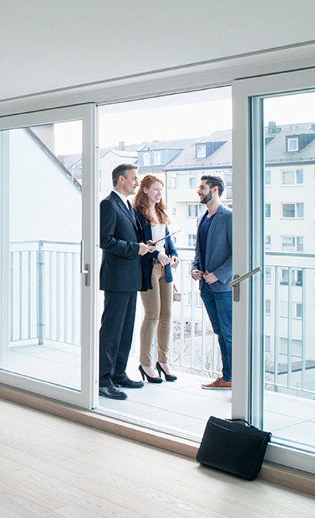 Showing an Apartment
