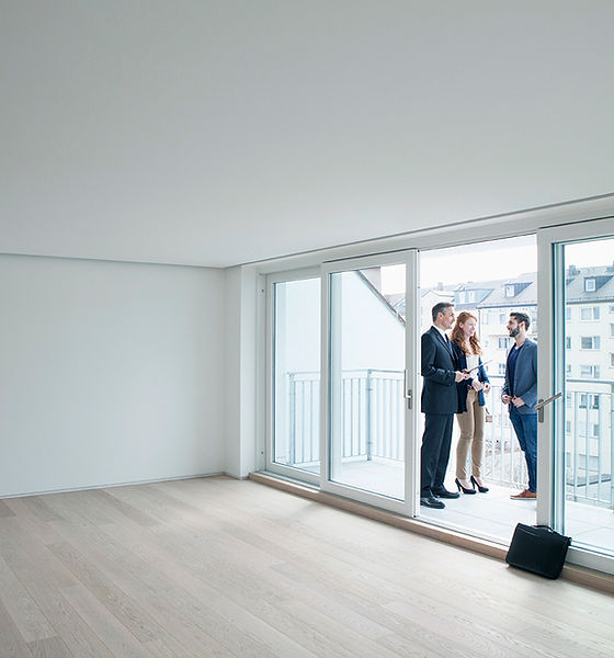 Showing an Apartment