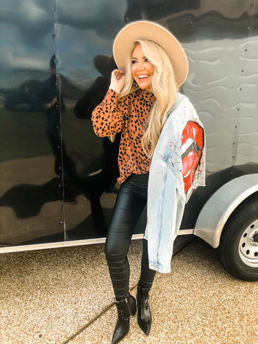 Painted Lips Jean Jacket | speedpainterjessica