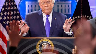 Donald Trump califica de “terrible” fallo judicial y anuncia impuesto global del 10%