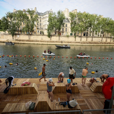 Swimming in the Seine