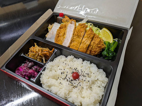 とんかつ弁当