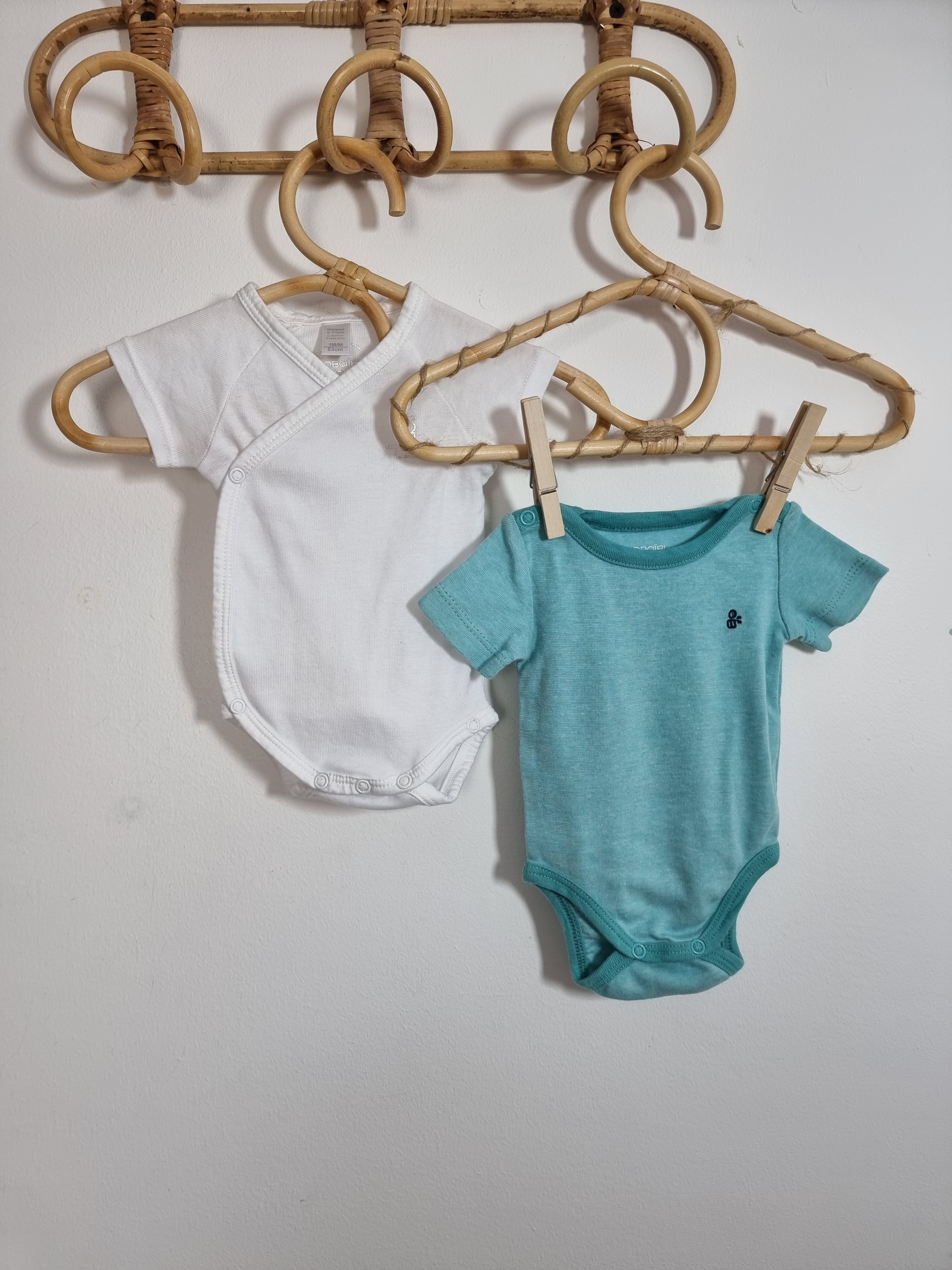 Lot de 2 bodies - Obaïbi - 1 mois.