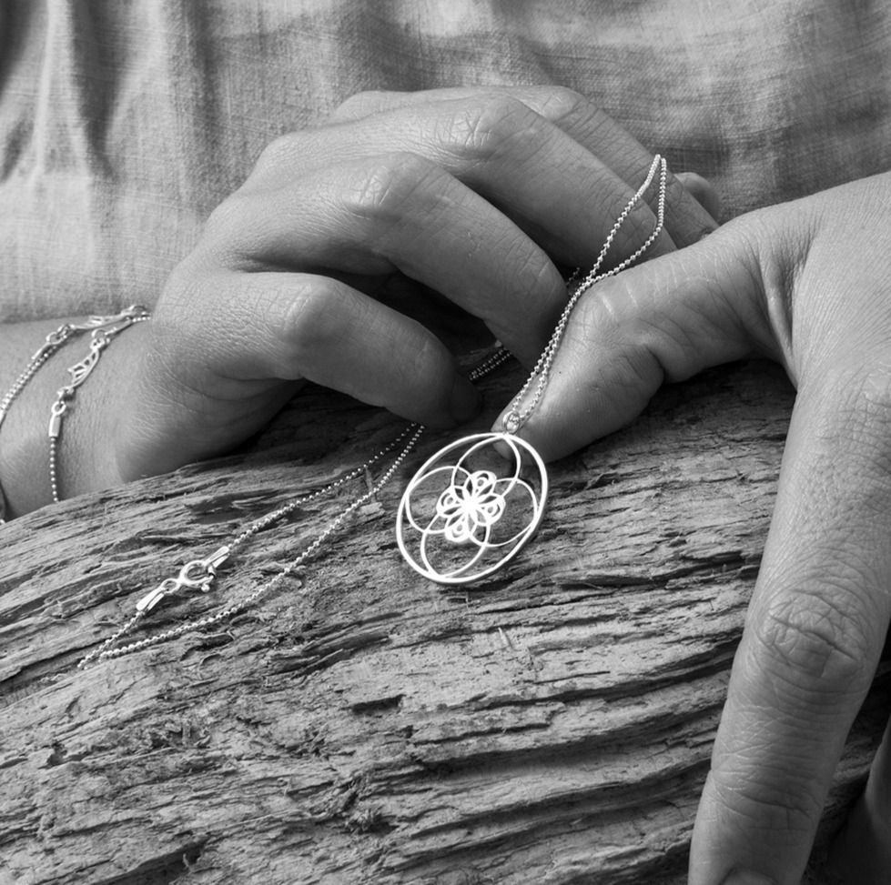 Miniatura: יצרת תודעה בריאה עם עיגול כסף תליון 
healthy creation with circle sterling silver pendant