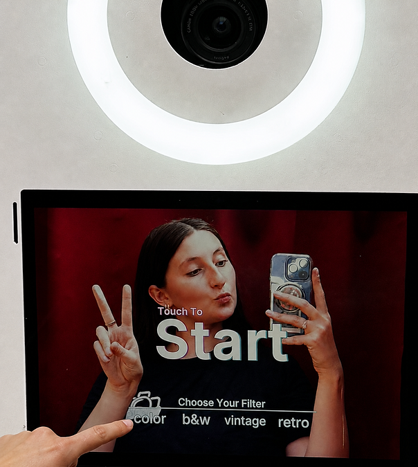 Retro Enclosed Photo Booth