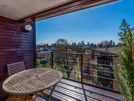 Views towards the City, St Pauls Road call Carlton Estate Agents 020 7359 0000 ,2 Bedroom for Sale