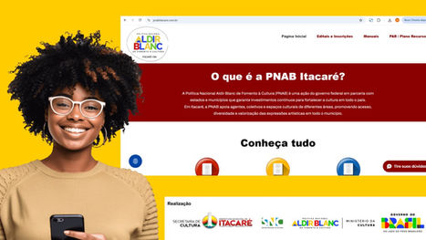 Foto de uma mulher jovem negra sorrindo do lado esquerda do banner, com um celular na mão. Do lado direito, trecho de tela da página principal do site lançado.