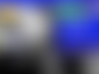 Foto de operador de câmera de vídeo com a sobreposição dos textos "Nova turma! Produção Audiovisual" e "Inscrições abertas".